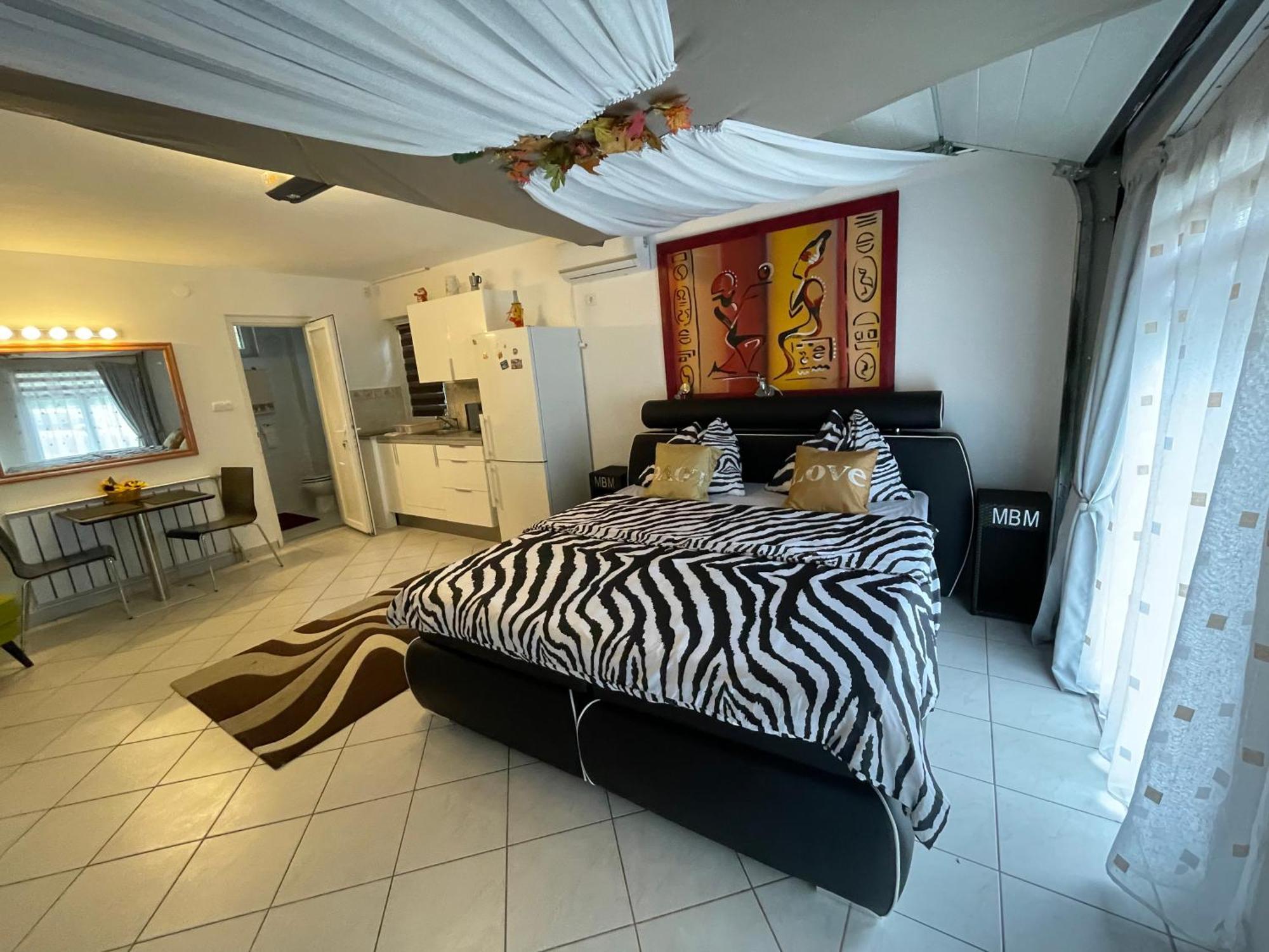 Varlak Apartmans ✷ ✷ ✷ Siófok Buitenkant foto